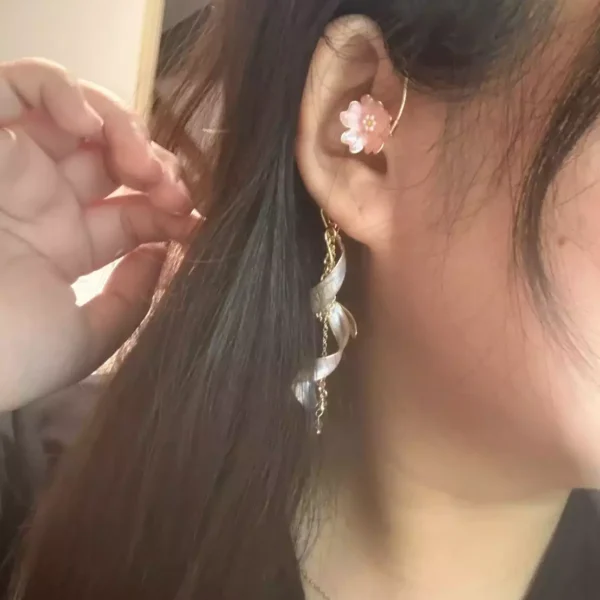 LINE_ALBUM_櫻花緞帶耳掛_251022_1 櫻花緞帶·耳掛 *.。 ☂ | 黃銅