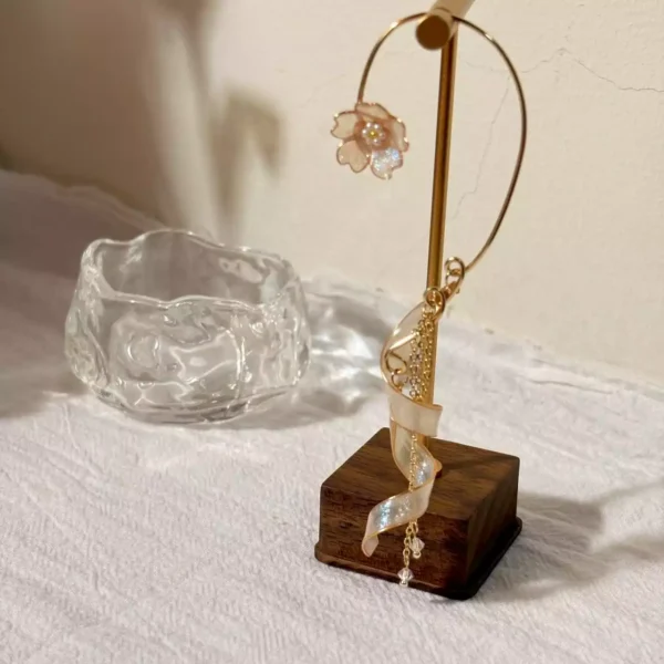 LINE_ALBUM_櫻花緞帶耳掛_251022_9 櫻花緞帶·耳掛 *.。 ☂ | 黃銅