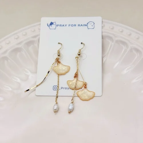 cu7k1-1g4nv 金杏飄飄·不對稱耳環 *.。 ☂ | 黃銅